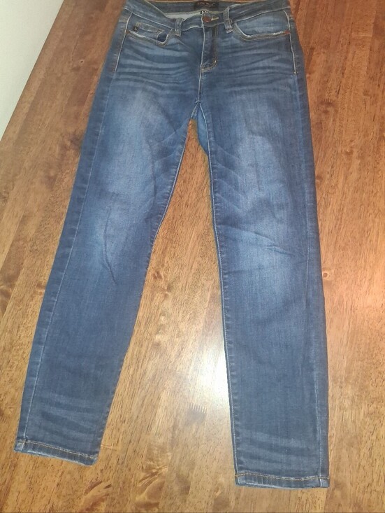 Judy Blue Denim - Judy Blur Relaxed Fit Straight Leg Medium Wash Jeans 5/27